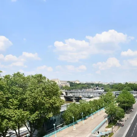 Stylish 1br View Of River Seine And Eiffel Tower Apartment Paris
