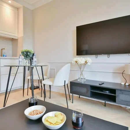 Apartment Stylish 1br View Of River Seine And Eiffel Tower